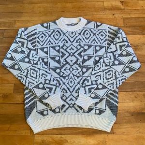 Geometric Pattern Crewneck Sweater - Black and White